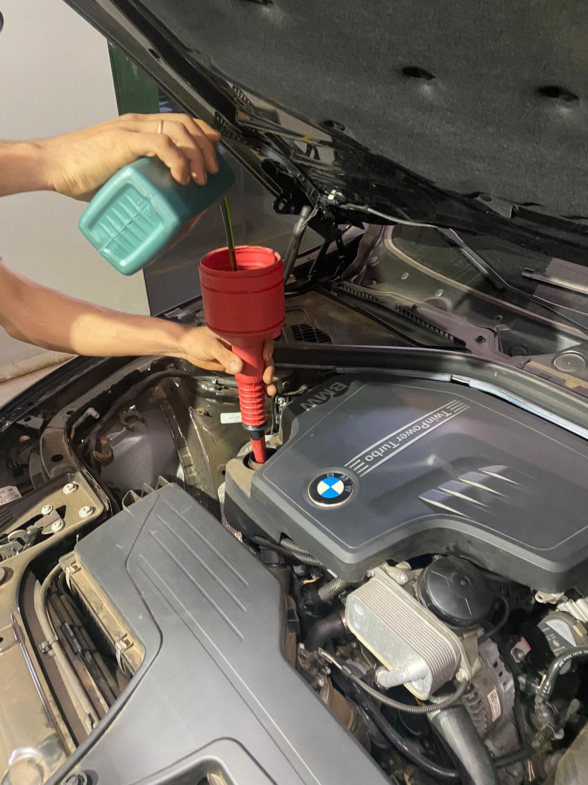 Troca de óleo em um BMW