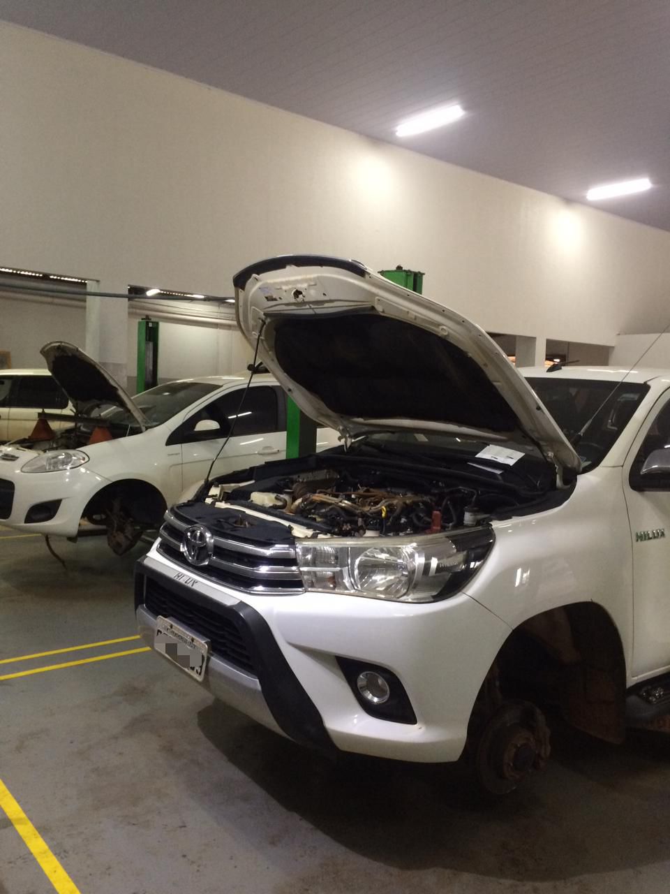 Manutenção em uma Toyota Hilux